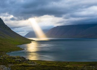 Tuhan Yang Mungkin Ada