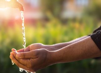 Bolehkah Berwudhu saat Telanjang Bulat?