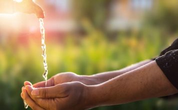 Bolehkah Berwudhu saat Telanjang Bulat?