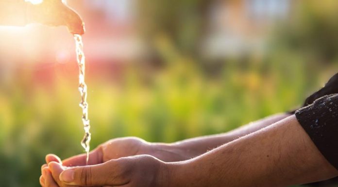 Bolehkah Berwudhu saat Telanjang Bulat?