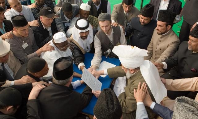 Khilafat Penegak damai