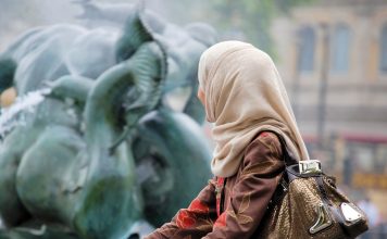 Identitas yang Hilang