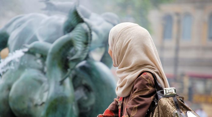 Identitas yang Hilang