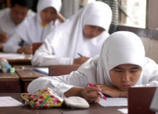 Apakah pemaksaan jilbab di SMKN 2 Padang dibenarkan dalam Islam?