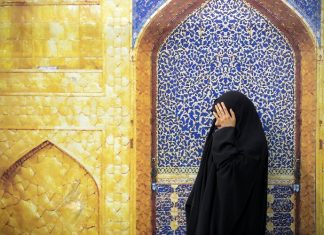 Jilbab, Penindasan atau Perlindungan?