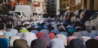 Menantang Umat Muslim Mengangkat Khalifah, Bisakah?