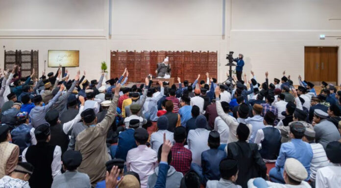 Waqfeen Ilmuwan Sebagai Penyingkap Tabir Rahasia Alam Semesta di Masa Depan