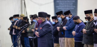 Haruskah Shalat Fardu dilakukan Secara Berjamaah?