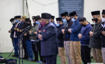 Ilmu dan Iman Bertemu: Mengapa Barisan Shalat Harus Lurus?