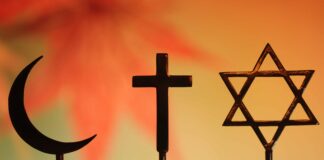 Menanyakan Agama Seseorang tanpa Alasan