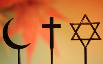 Menanyakan Agama Seseorang tanpa Alasan