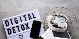 Detoks Digital: Bagaimana Dapat Mengurangi Penggunaan Gadget Meningkatkan Kesehatan Mental