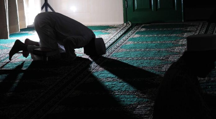 Keberkatan Doa: Alam Raya Bahu Membahu Membantu Kita